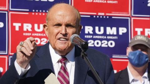 12月2日，川普总统法律团队负责人朱利安尼（Rudy Giuliani）将参加密歇根州众议院举行的选举公听会。图为朱利安尼资料图片。（BRYAN R. SMITH/AFP via Getty Images)